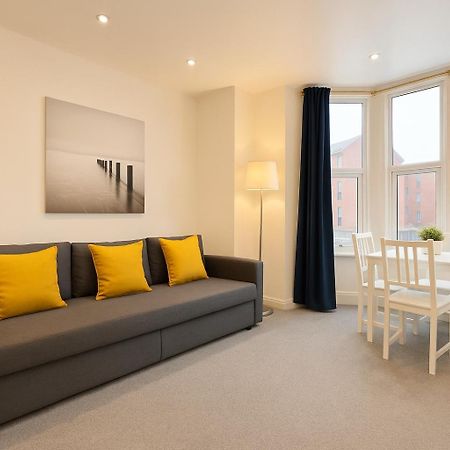 Stylish Modern Apartment For Up To 4 Nr Citycentre Кардифф Экстерьер фото